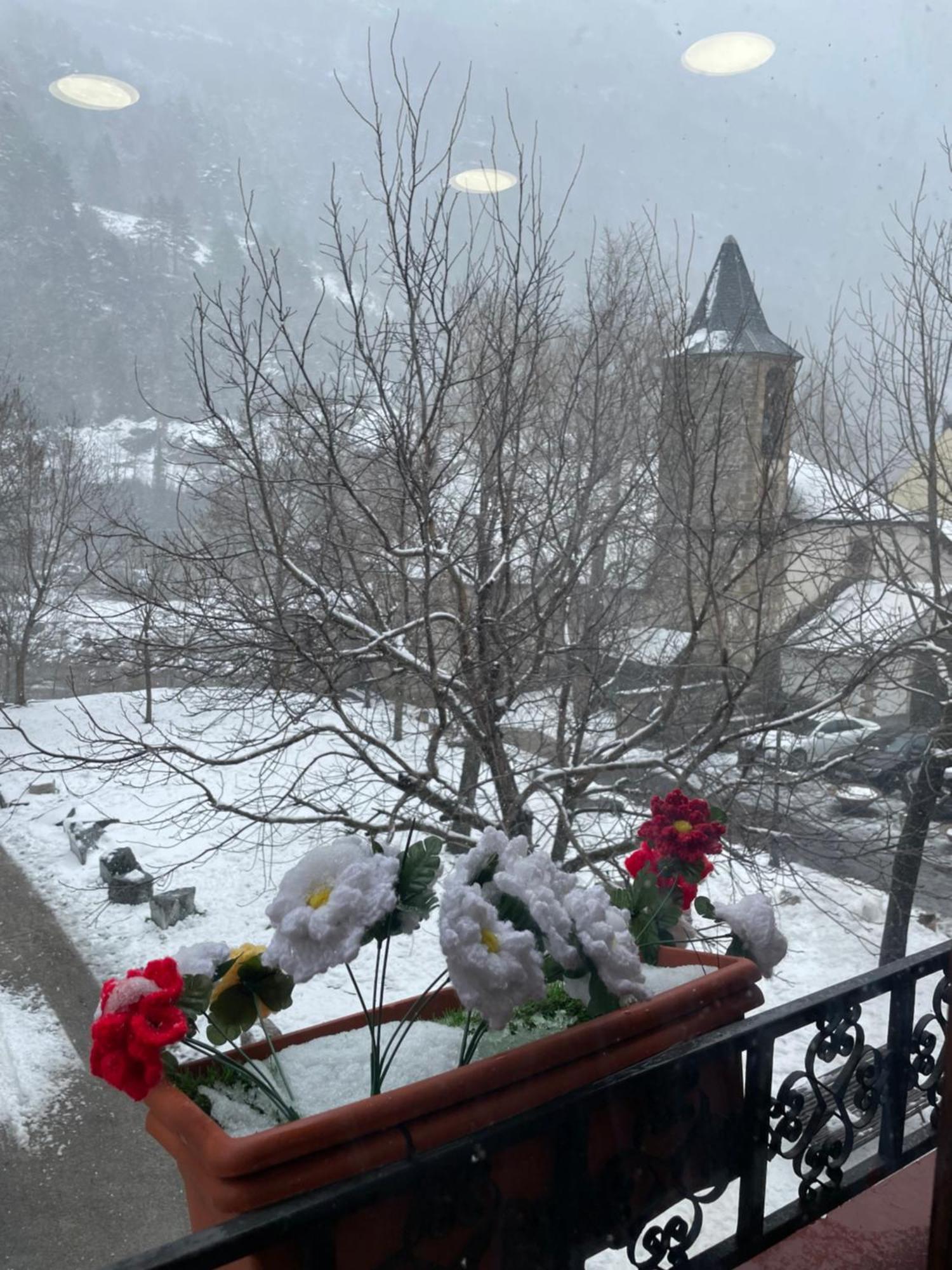 Apartahotel Canfranc Exterior photo